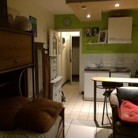 Studio Pigalle De 25 M2 - 2 Lits Simples Type Gigogne Pour 2 Personnes - Coeur Touristique De Paris - 2 Minutes De La Station Metro Pigalle ,Petit Train Vers La Butte Montmartre-Cabarets Moulin Rouge,Chez Michou-Restaurants Bouillon Pigalle,Berliner Dış mekan fotoğraf