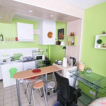 Studio Pigalle De 25 M2 - 2 Lits Simples Type Gigogne Pour 2 Personnes - Coeur Touristique De Paris - 2 Minutes De La Station Metro Pigalle ,Petit Train Vers La Butte Montmartre-Cabarets Moulin Rouge,Chez Michou-Restaurants Bouillon Pigalle,Berliner Dış mekan fotoğraf