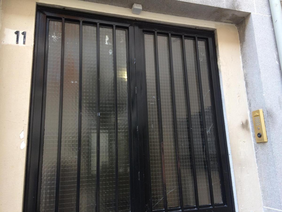 Studio Pigalle De 25 M2 - 2 Lits Simples Type Gigogne Pour 2 Personnes - Coeur Touristique De Paris - 2 Minutes De La Station Metro Pigalle ,Petit Train Vers La Butte Montmartre-Cabarets Moulin Rouge,Chez Michou-Restaurants Bouillon Pigalle,Berliner Dış mekan fotoğraf