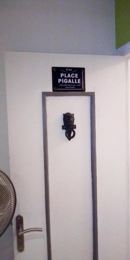 Studio Pigalle De 25 M2 - 2 Lits Simples Type Gigogne Pour 2 Personnes - Coeur Touristique De Paris - 2 Minutes De La Station Metro Pigalle ,Petit Train Vers La Butte Montmartre-Cabarets Moulin Rouge,Chez Michou-Restaurants Bouillon Pigalle,Berliner Dış mekan fotoğraf
