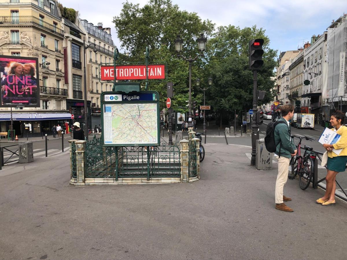Studio Pigalle De 25 M2 - 2 Lits Simples Type Gigogne Pour 2 Personnes - Coeur Touristique De Paris - 2 Minutes De La Station Metro Pigalle ,Petit Train Vers La Butte Montmartre-Cabarets Moulin Rouge,Chez Michou-Restaurants Bouillon Pigalle,Berliner Dış mekan fotoğraf
