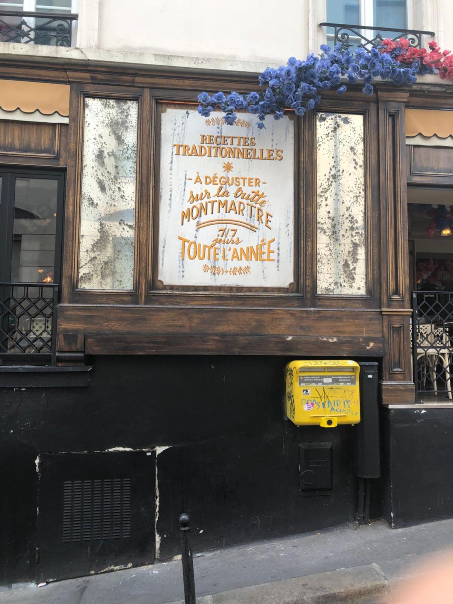 Studio Pigalle De 25 M2 - 2 Lits Simples Type Gigogne Pour 2 Personnes - Coeur Touristique De Paris - 2 Minutes De La Station Metro Pigalle ,Petit Train Vers La Butte Montmartre-Cabarets Moulin Rouge,Chez Michou-Restaurants Bouillon Pigalle,Berliner Dış mekan fotoğraf
