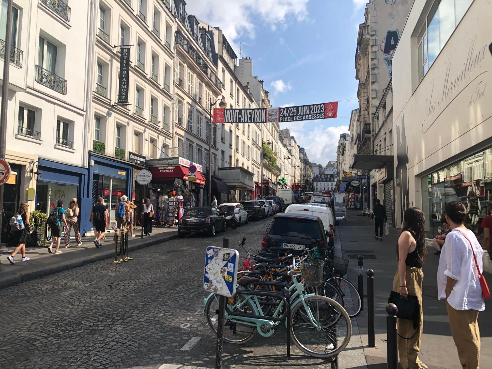 Studio Pigalle De 25 M2 - 2 Lits Simples Type Gigogne Pour 2 Personnes - Coeur Touristique De Paris - 2 Minutes De La Station Metro Pigalle ,Petit Train Vers La Butte Montmartre-Cabarets Moulin Rouge,Chez Michou-Restaurants Bouillon Pigalle,Berliner Dış mekan fotoğraf