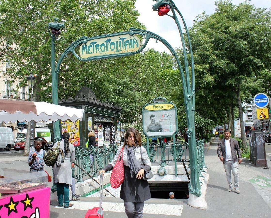 Studio Pigalle De 25 M2 - 2 Lits Simples Type Gigogne Pour 2 Personnes - Coeur Touristique De Paris - 2 Minutes De La Station Metro Pigalle ,Petit Train Vers La Butte Montmartre-Cabarets Moulin Rouge,Chez Michou-Restaurants Bouillon Pigalle,Berliner Dış mekan fotoğraf